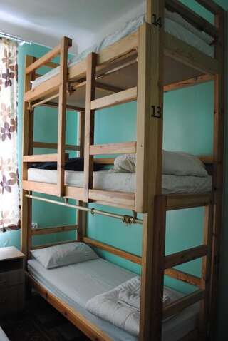 Хостелы Hata hostel Днепр Общий номер для мужчин и женщин-3
