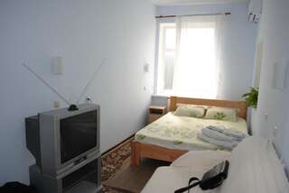 Хостелы Hata hostel Днепр Стандартный трехместный номер-3